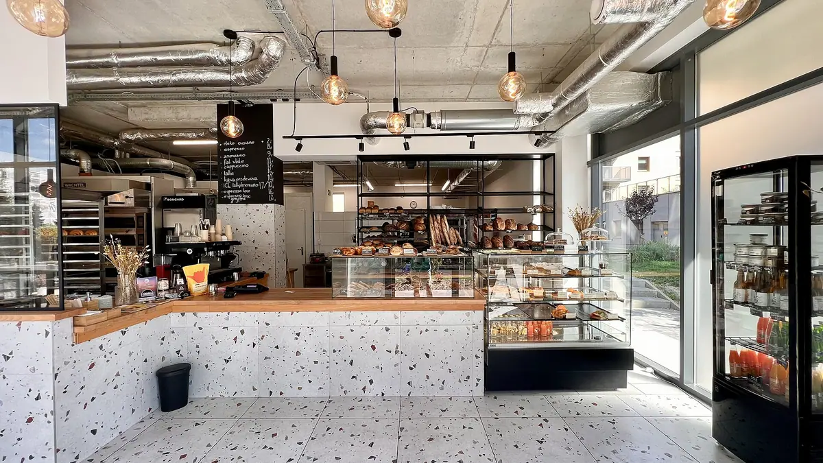 Davies of Mumbles – bakery in Swansea town centre